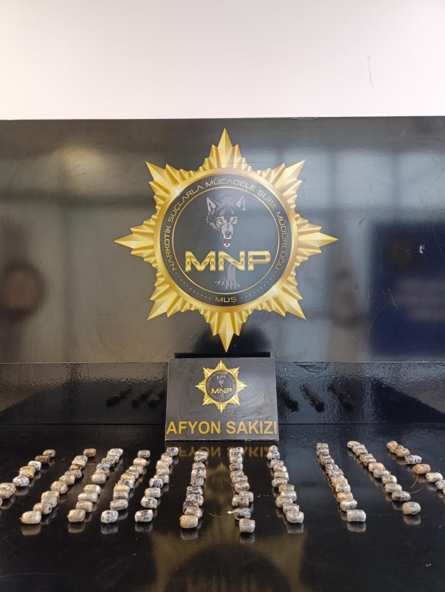 Yolcu otobüsünde yakalandı, midesinden uyuşturucu fışkırdı