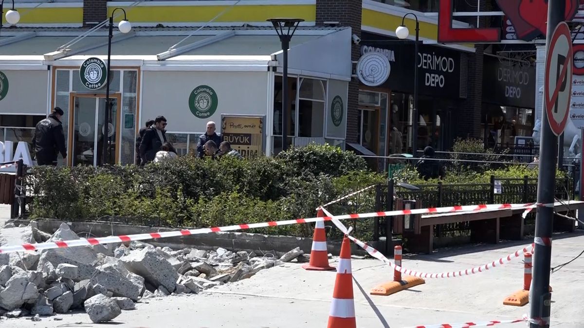 Samsun\'da toprak kaymasına önlem: AVM girişleri kapatıldı