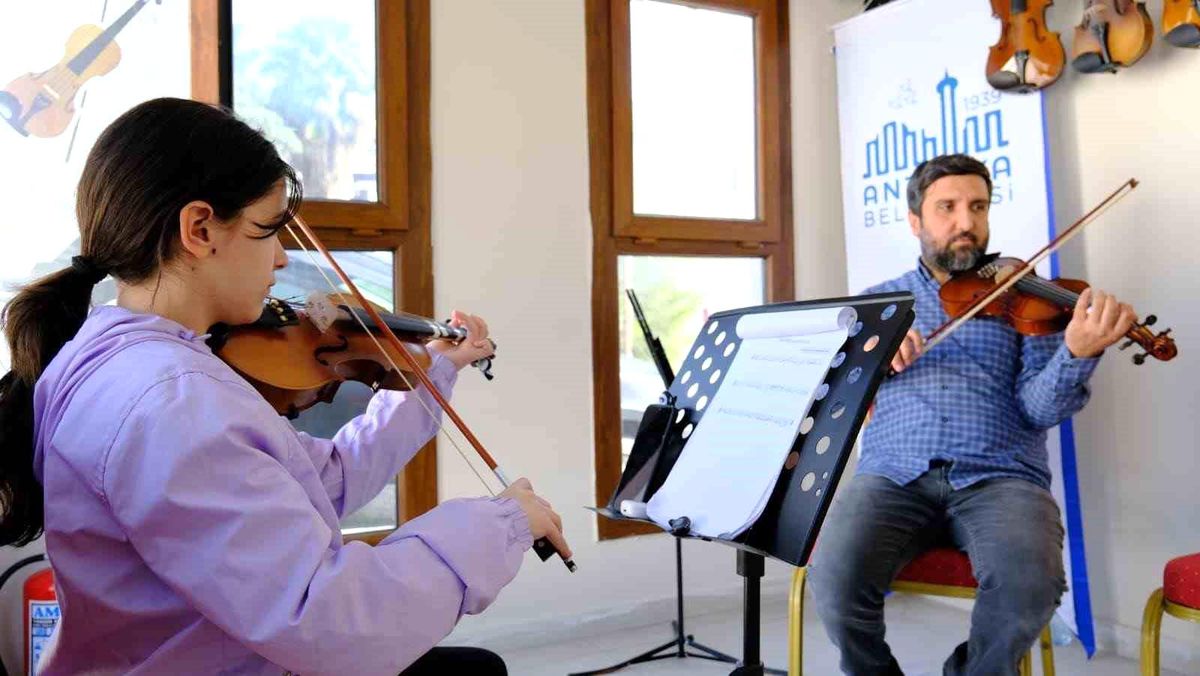 Antakya Belediyesi\'nden ücretsiz keman kursu