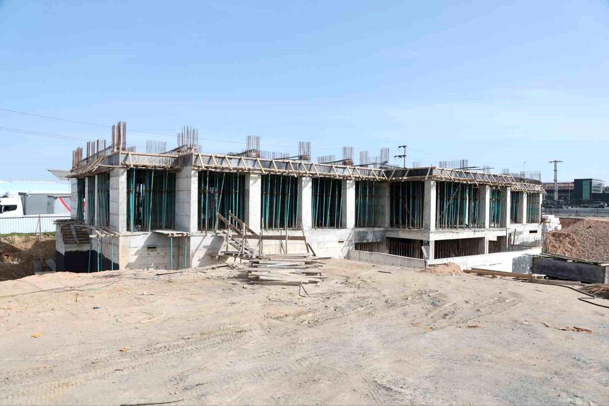 Çayırova\'da 200 yataklı hastane ve meslek lisesi inşaatları hızla yükseliyor