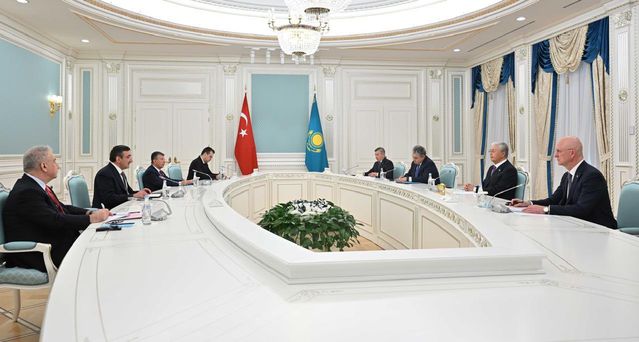 Cevdet Yılmaz Astana’da Tokayev ile Görüştü