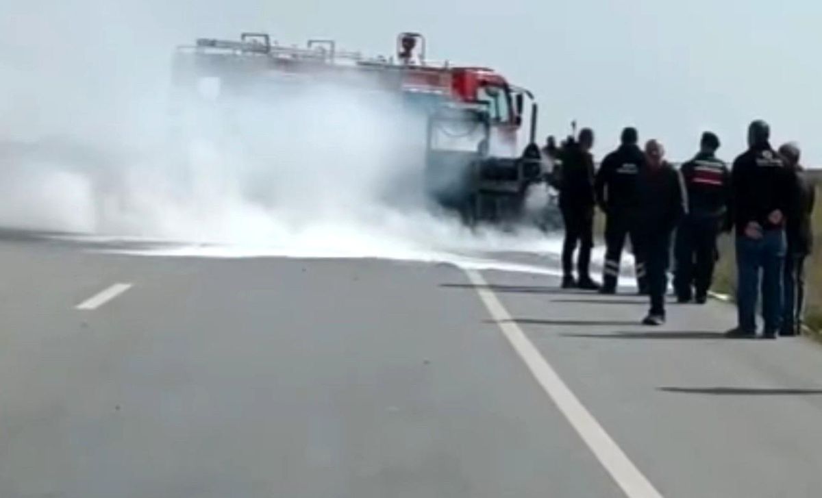 Edirne\'de İş Makinesi Yandı