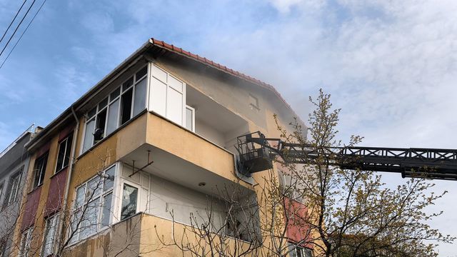 Evi ateşe verdi, babasını arayıp söyledikleri şok etti