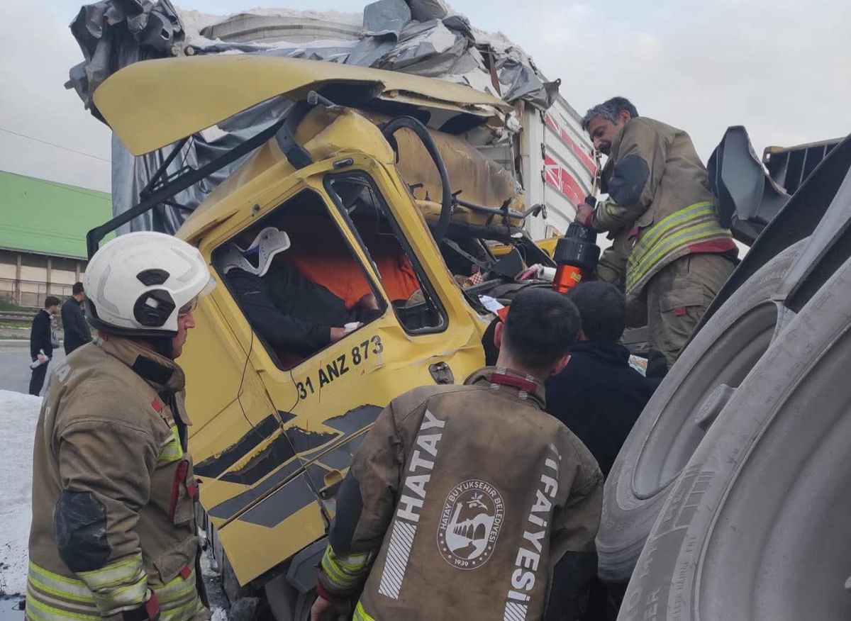 Hatay’da tır kazası: 3 kişi yaralandı