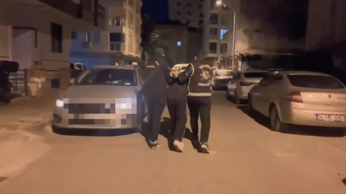 Suç Örgütlerine Operasyon: 17 Gözaltı