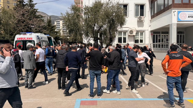 Ortaokulda 4 kişiyi öldüren saldırgan intihar etti