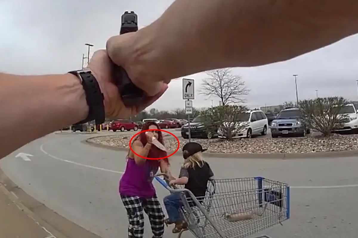 Polis, mağazadan kaçırdığı çocuğu bıçaklayan kadını vurarak öldürdü