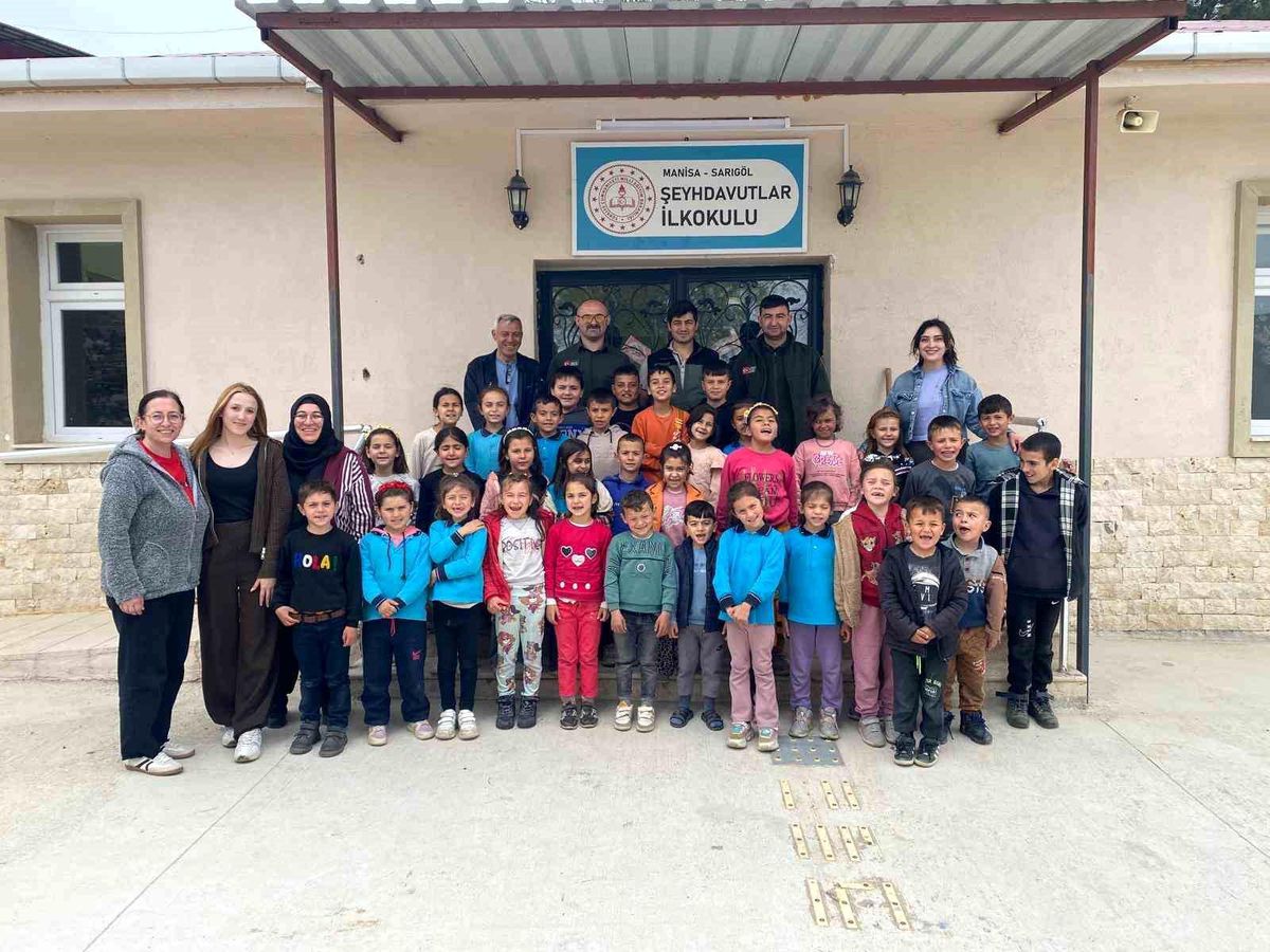 Öğrencilerden Ağaçlandırma Projesi