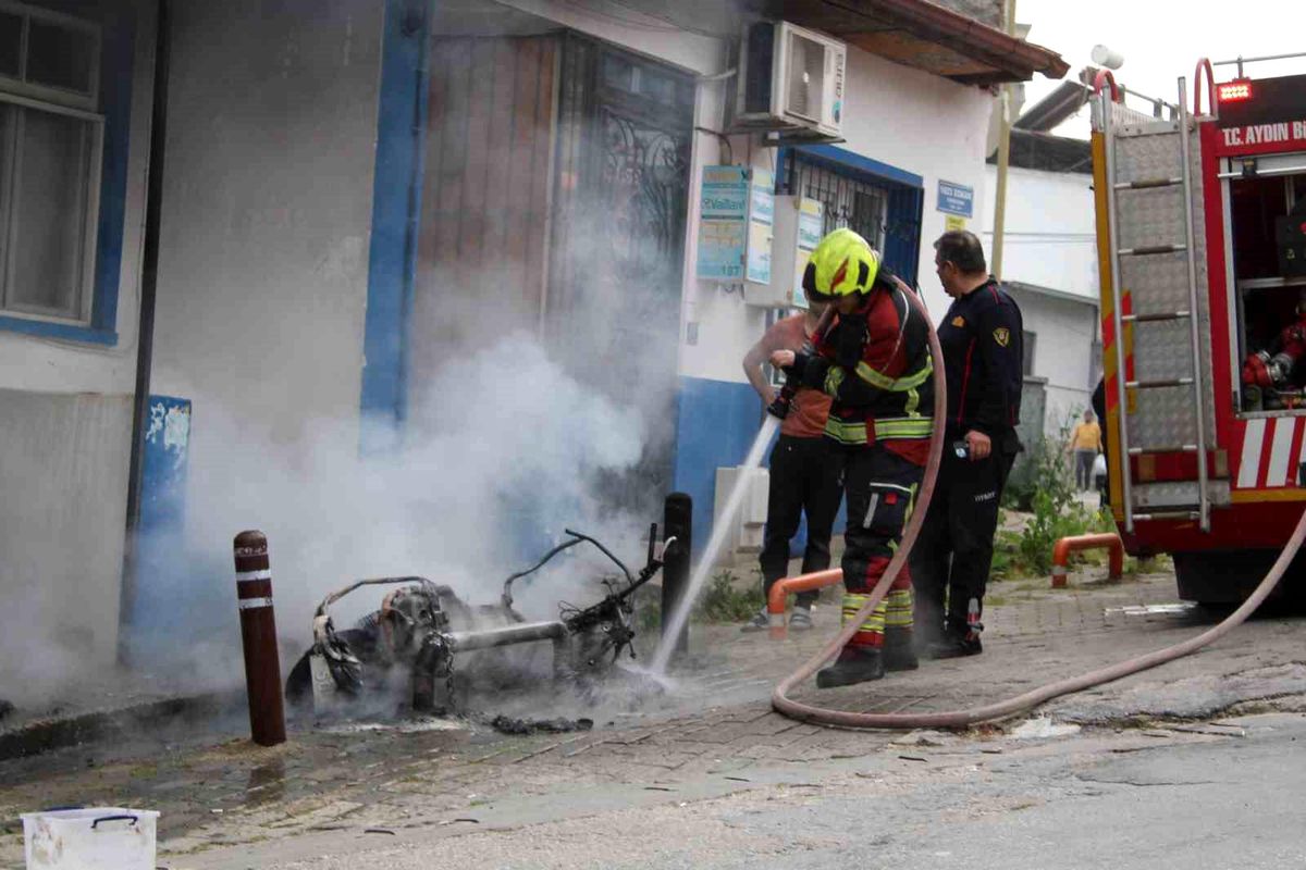 Aydın\'da Elektrikli Motosiklet Yangını