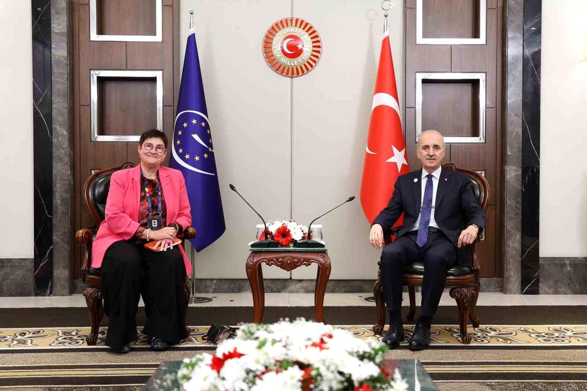 Kurtulmuş ve Bayr İstanbul\'da Bir Araya Geldi