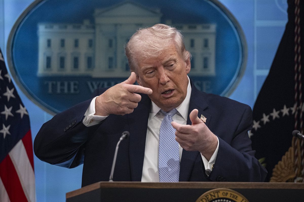 Trump: Çin, İran\'a silah göndermeyecek