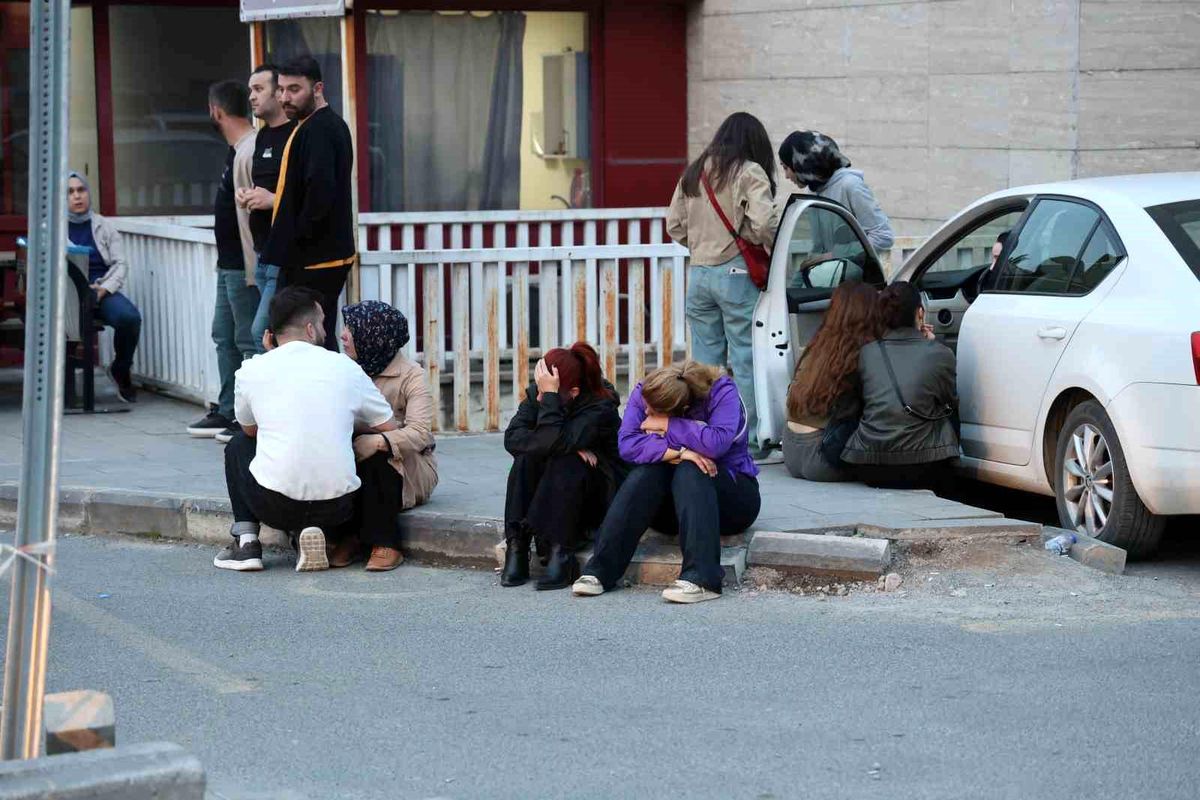 Kahramanmaraş\'ta Saldırı: 9 Ölü, Yaralıların Aileleri Bekliyor