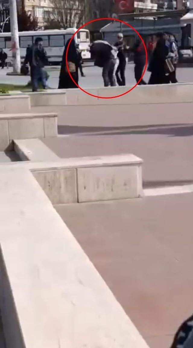 Yalova'da Fotoğraf Çekme İddiası Kavga Çıkardı