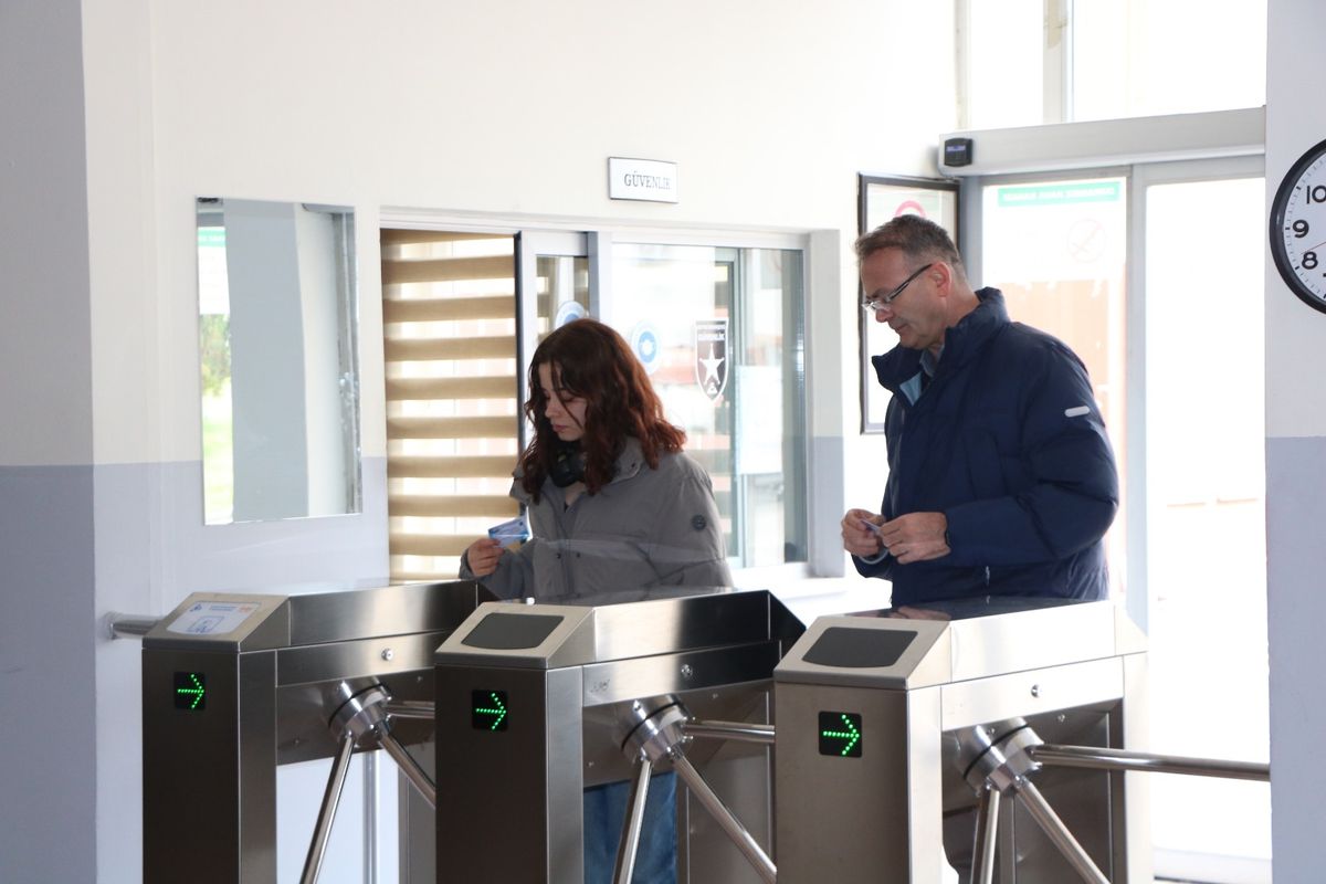 Emekli Albay Yeniden Üniversite Eğitimi Alıyor