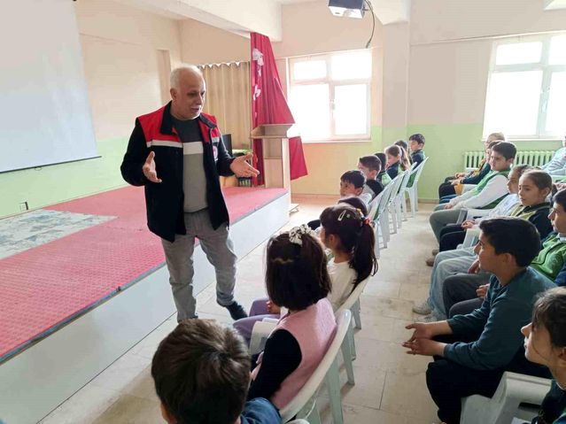 Adilcevaz'da Öğrencilere Gıda Güvenliği Eğitimi