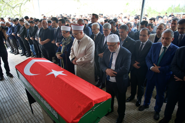 Adnan'a babasının vedası kahretti Şehidim, balım, kurban olduğum