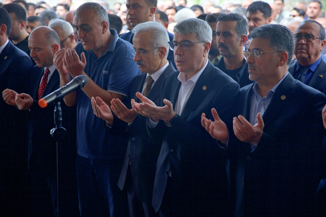 Adnan'a babasının vedası kahretti Şehidim, balım, kurban olduğum