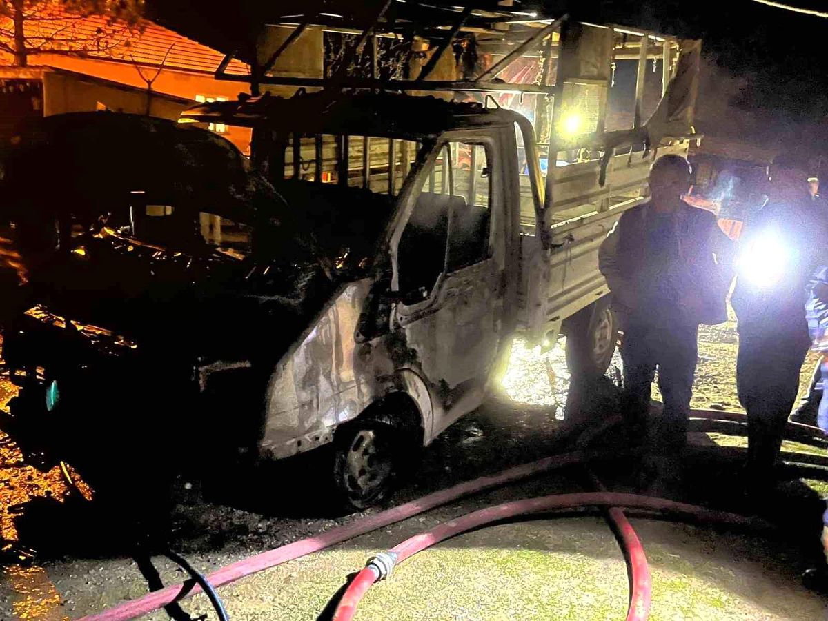 Alevlere teslim olan kamyonet kullanılmaz hale geldi