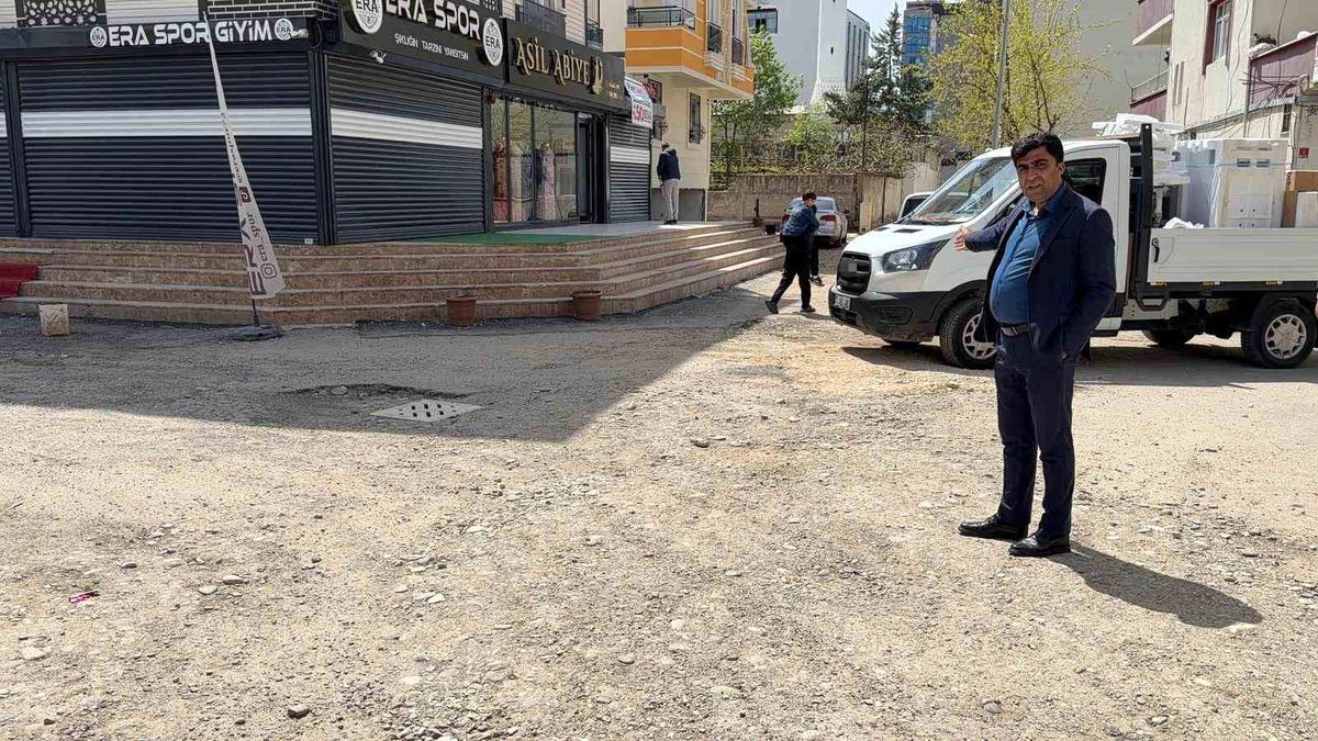 Batman\'da sokaklar çukurlarla doldu