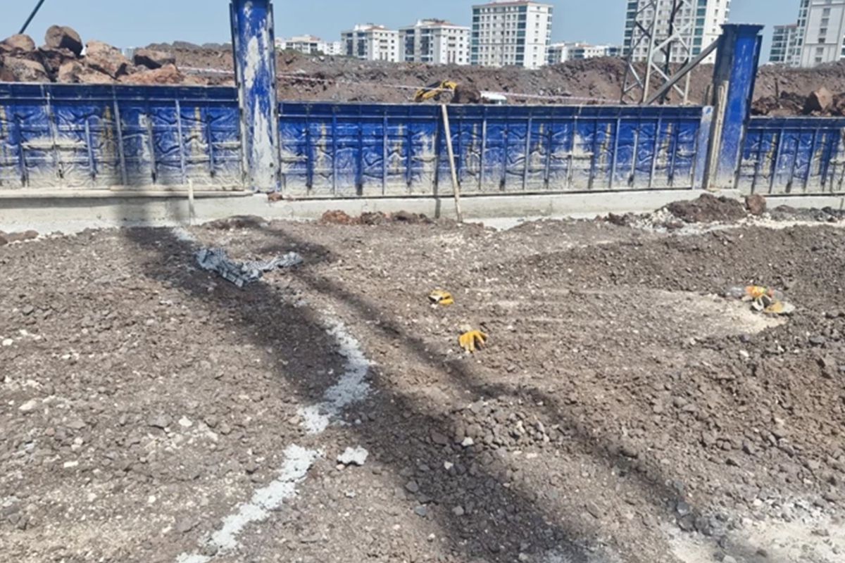 Diyarbakır\'da inşaatta elektrik akımına kapılan 2 işçiden biri öldü, diğeri yaralandı