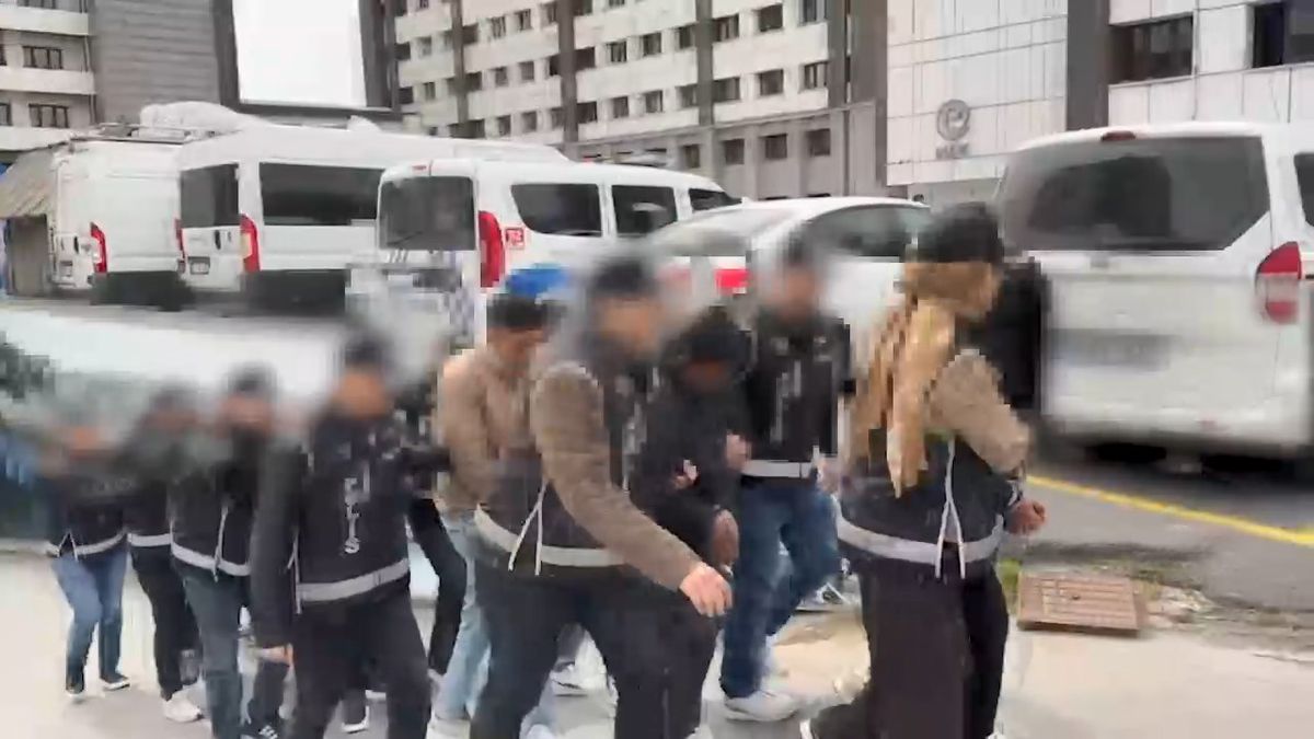 Kapalıçarşı\'da 3 Milyon Dolar Değerinde Kaçak Pırlanta Operasyonu