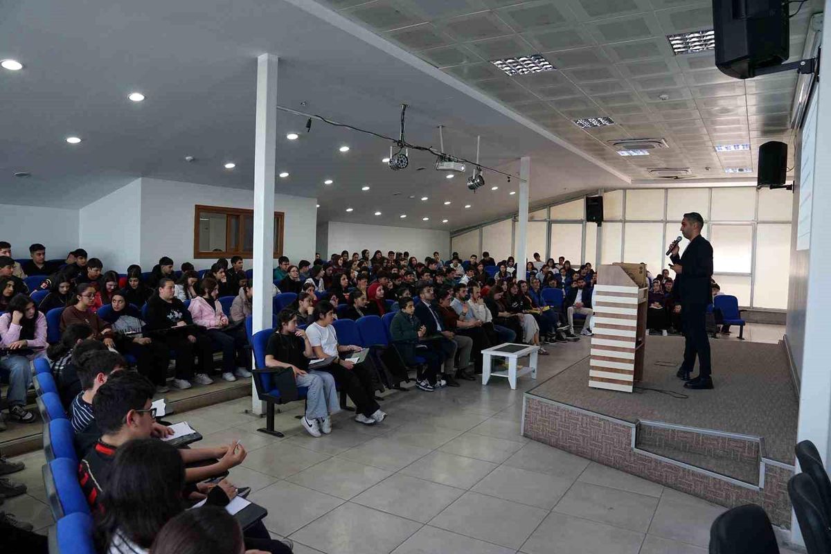 Esenyurt Belediyesi\'nden gençlere sınav desteği