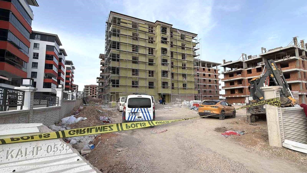 Eskişehir\'de inşaat işçisi ölümle sonuçlanan kaza geçirdi