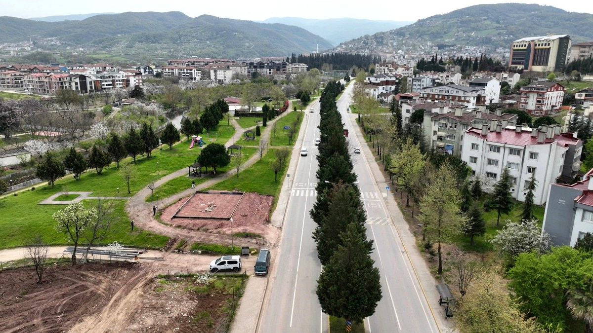 Gölcük\'te kadın el emeği satış mağazası için çalışmalar başladı