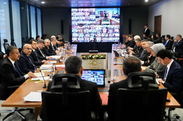 İçişleri'nde kritik toplantı: Okulların çevresinde güvenlik artırılacak, erken uyarı mekanizmaları güçlendirilecek