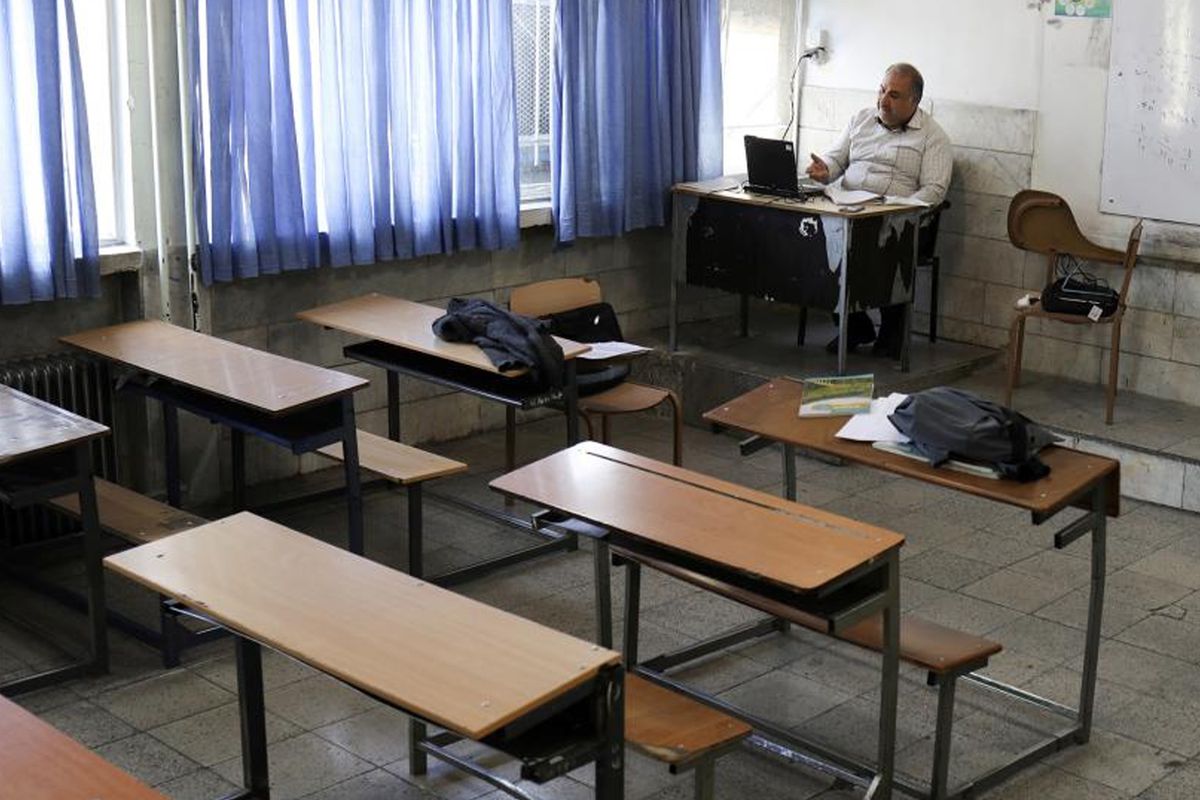 İran\'da ülke genelindeki tüm okullarda uzaktan eğitime geçildi