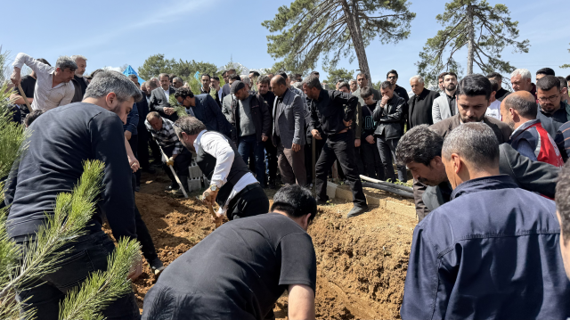 Kendisini öğrencilerine siper eden Ayla öğretmeni eşi gözyaşlarıyla anlattı