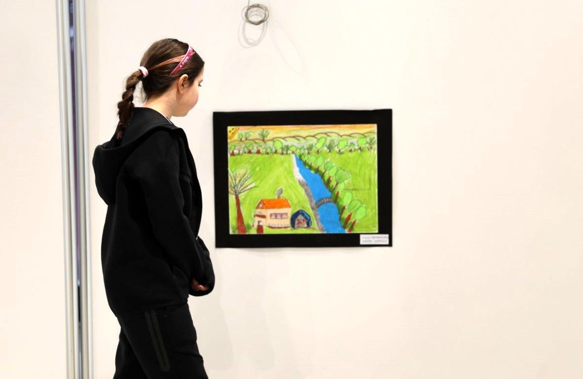 Kartepe\'de öğrencilerin 23 Nisan temalı eserleri sergileniyor