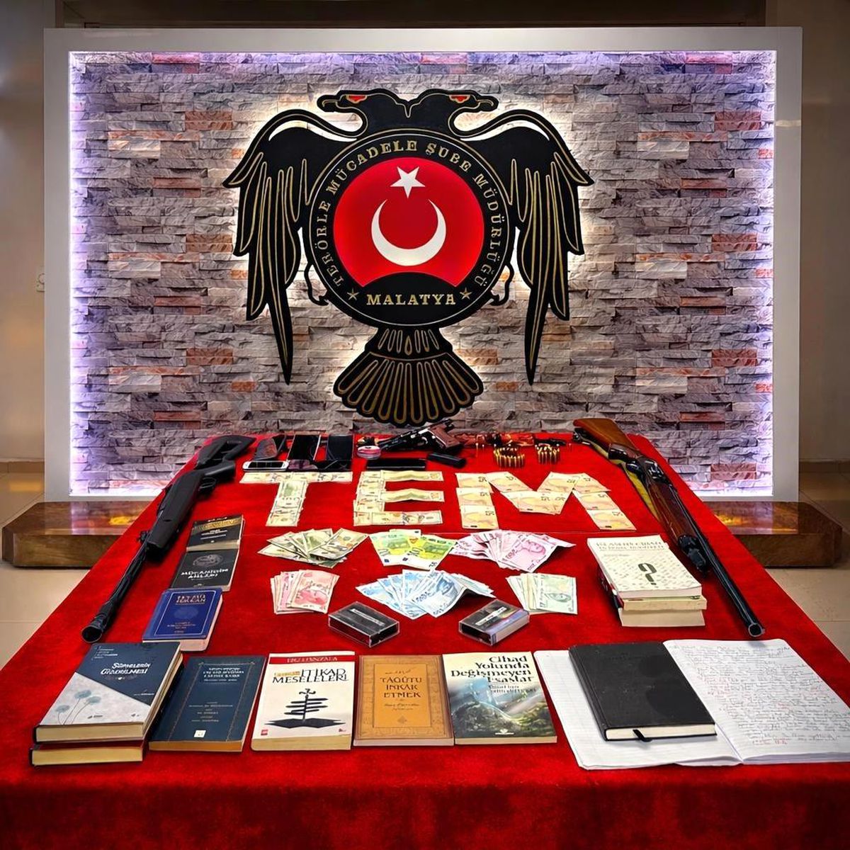 DEAŞ\'a Yönelik Operasyonda 9 Zanlı Gözaltına Alındı