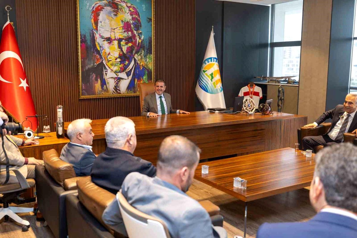 Mezitli\'de esnafla belediye el ele ekonomi için buluştu