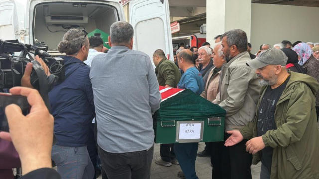 Öğrencilerine siper olan Ayla öğretmenin cenazesi ailesine teslim edildi