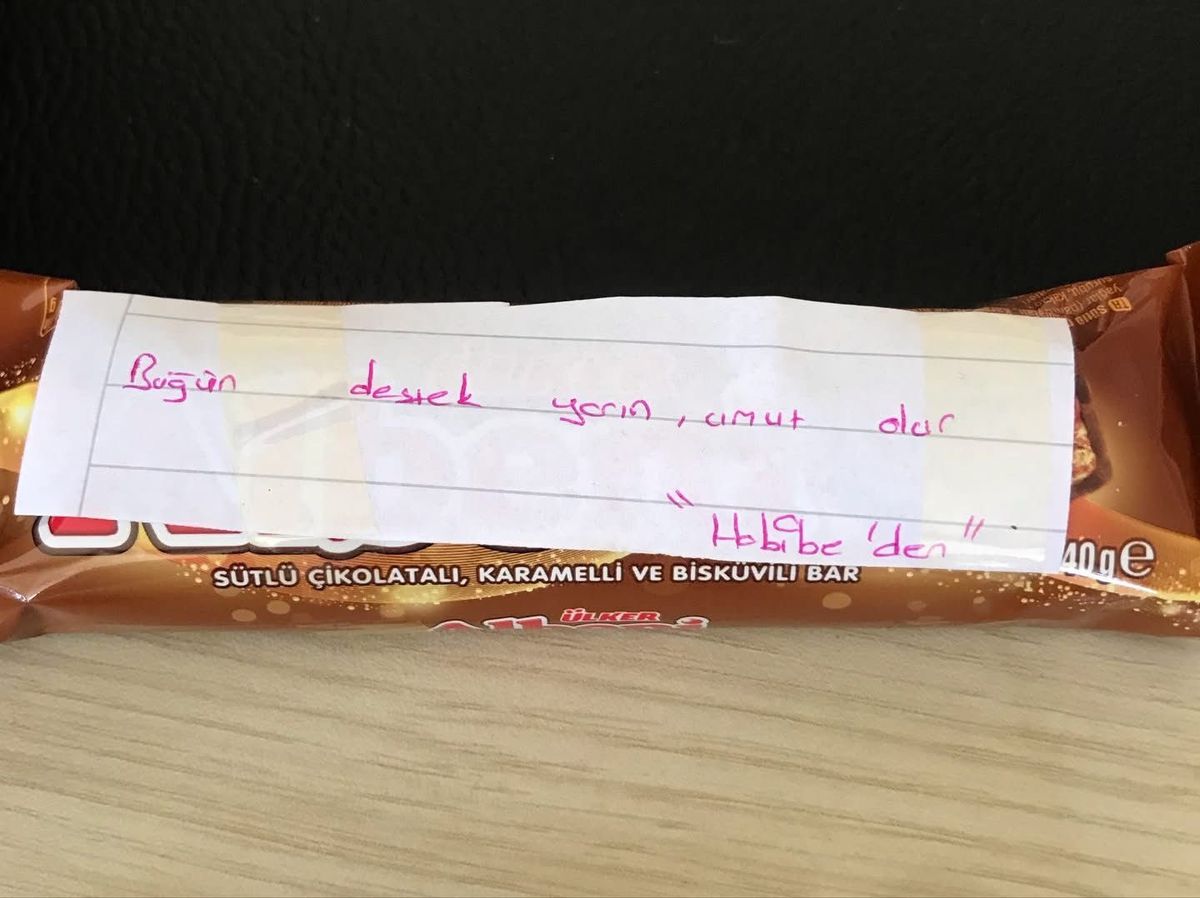 Bartın\'da Öğrencilerden Anlamlı Hediye: Çikolatalara Yazılan Destek Mesajları