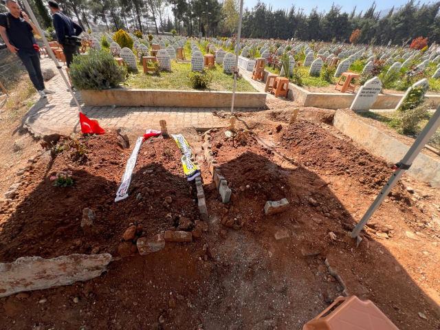 Saldırıda hayatını kaybeden 4 sınıf arkadaşı yan yana toprağa verildi