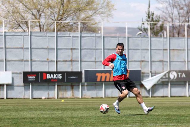 Rey Manaj İdmanda Takıma Döndü