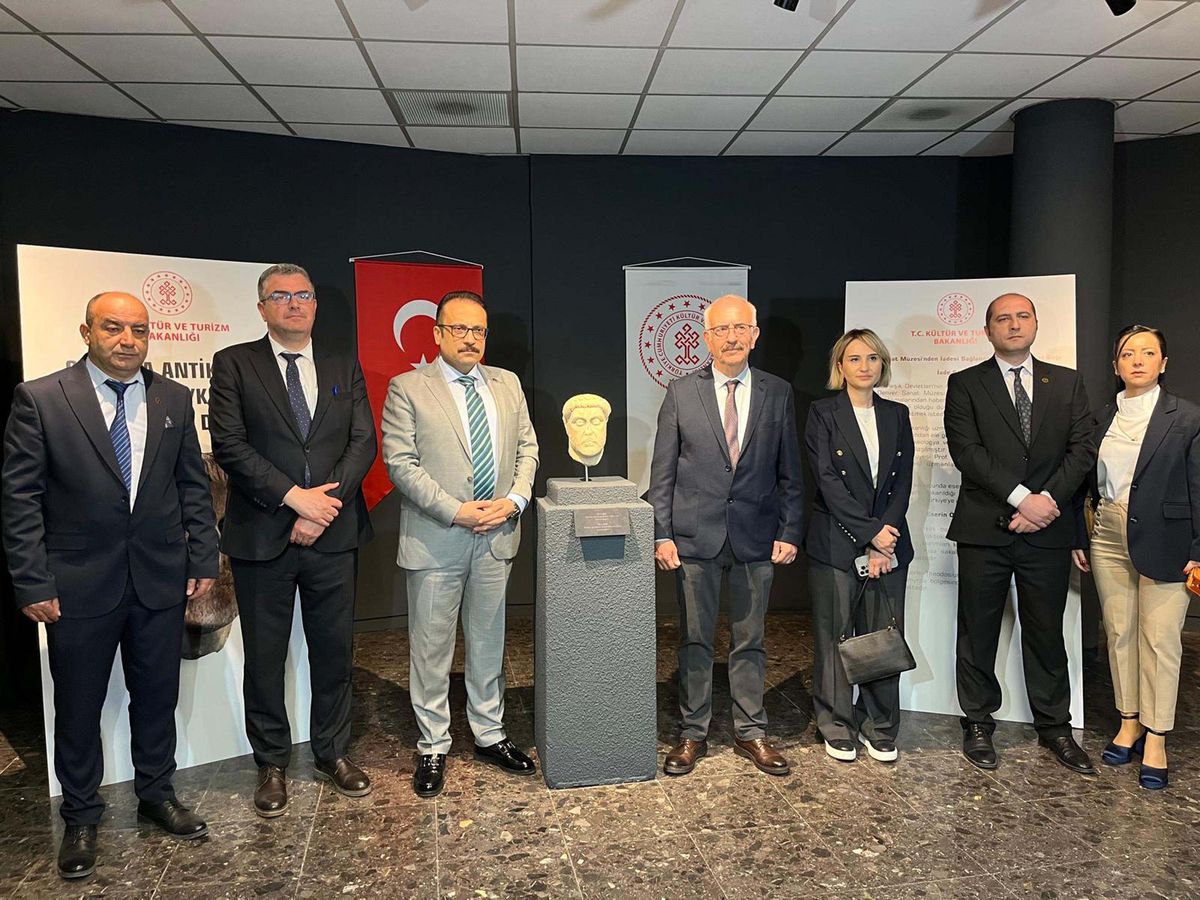 Smyrna Heykeli Türkiye\'ye İade Edildi