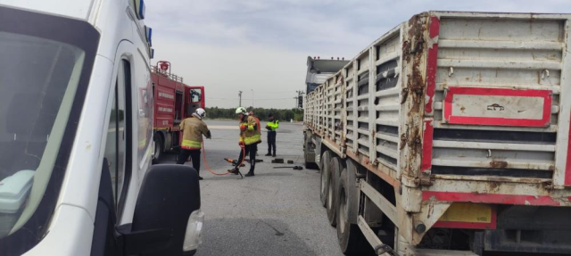Tırını tamir ederken aracın hareket etmesiyle ezilerek can verdi