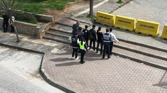 81 ilde okullarda güvenlik tedbirleri artırıldı! Her okulun önüne 2 polis