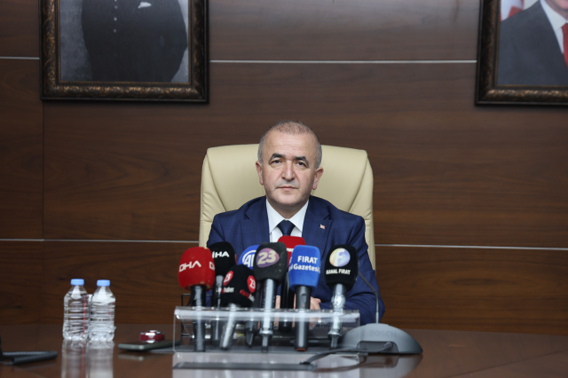 Randevusu olmayan ebeveynler okul bahçesine sokulmayacak