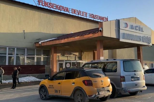 12 Öğrenci Acil Olarak Hastaneye Kaldırıldı: Şüpheli Zehirlenme Vakası