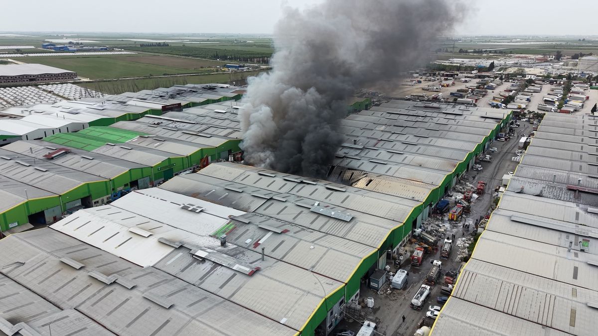 Adana\'da Yangın: Can Kaybı Yok