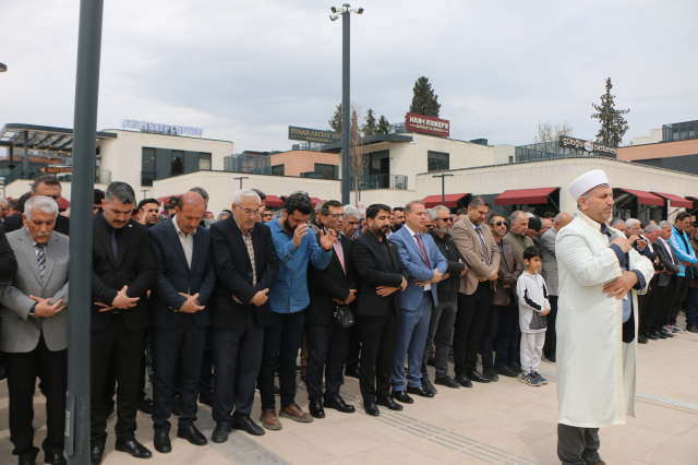 Adıyaman’da okul saldırılarında hayatını kaybedenler için gıyabi cenaze namazı