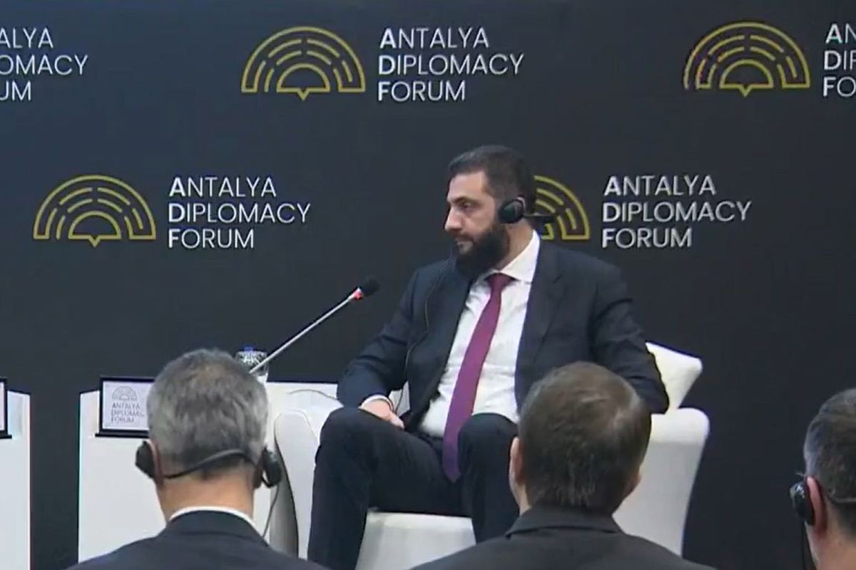 Antalya Diplomasi Forumu\'nda konuşan Suriye Cumhurbaşkanı Şara: Suriye\'de toprak bütünlüğünü sağladık, bütün yabancı askerler ayrıldı