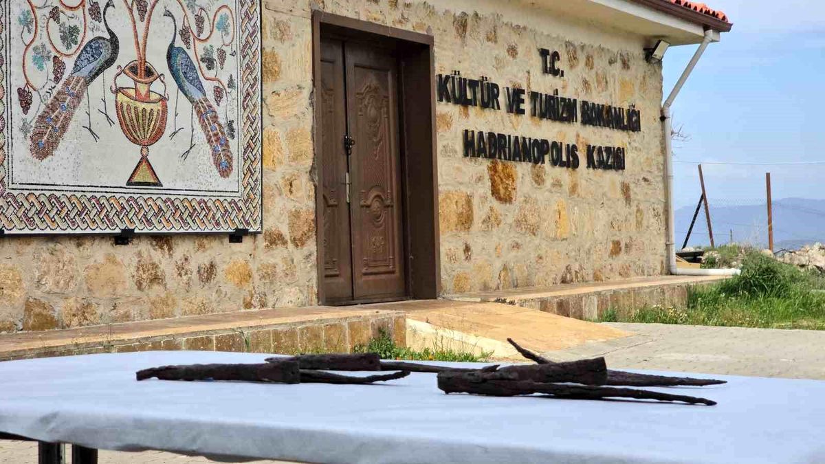 Hadrianopolis\'te Antik Bıçak Seti Keşfi