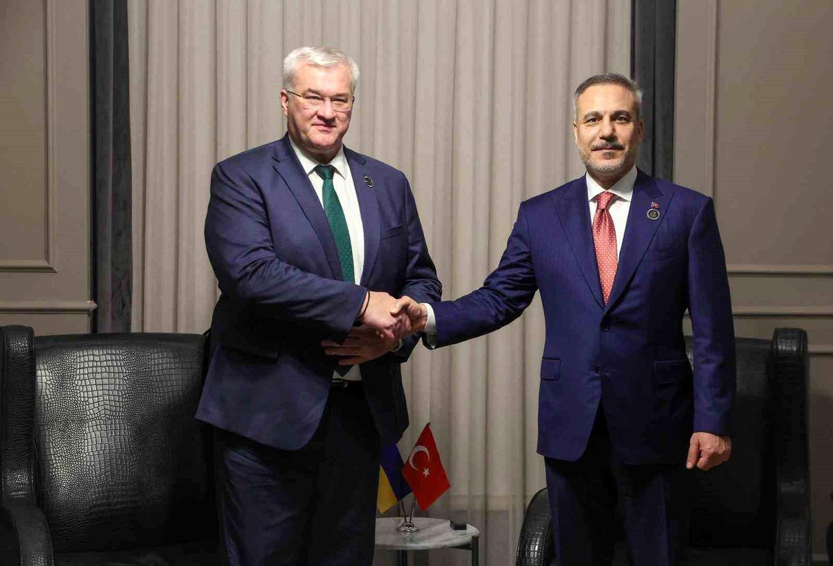 Fidan ve Sibiha Antalya\'da Bir Araya Geldi