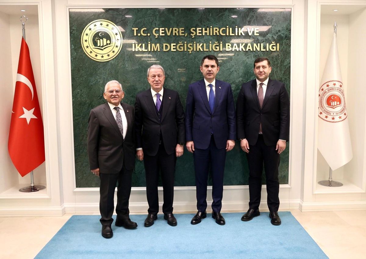 Başkan Büyükkılıç, Bakan Kurum ile projeleri paylaştı