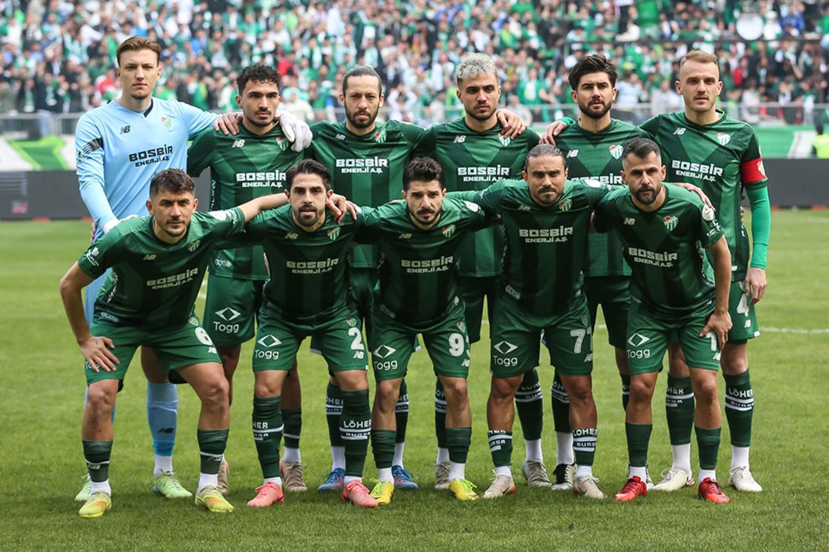 Bursaspor şampiyonluk için sahaya çıkıyor: 1 puana 1. Lig